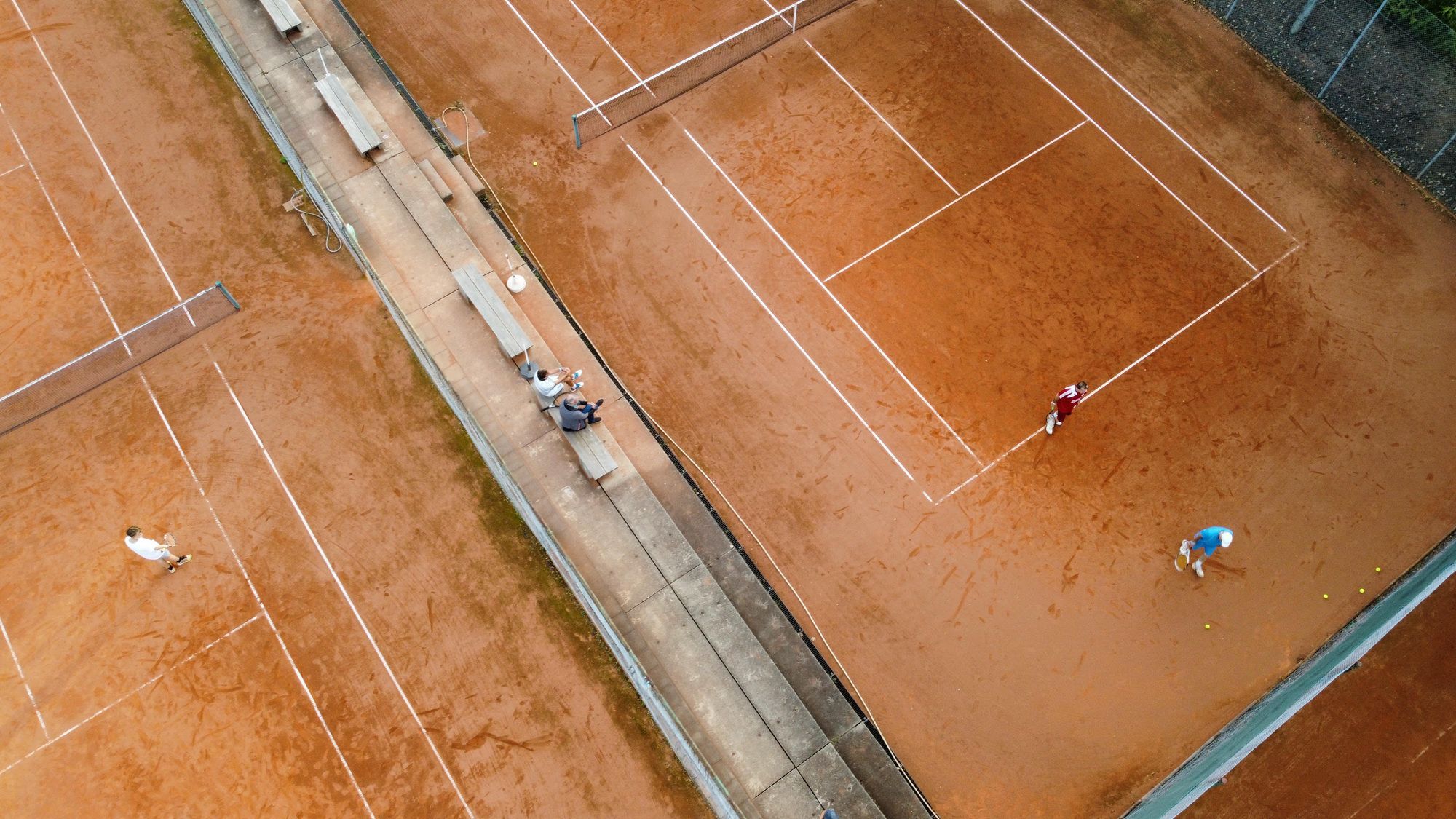 Sechs Sandplätze im Sportpark Schmiden